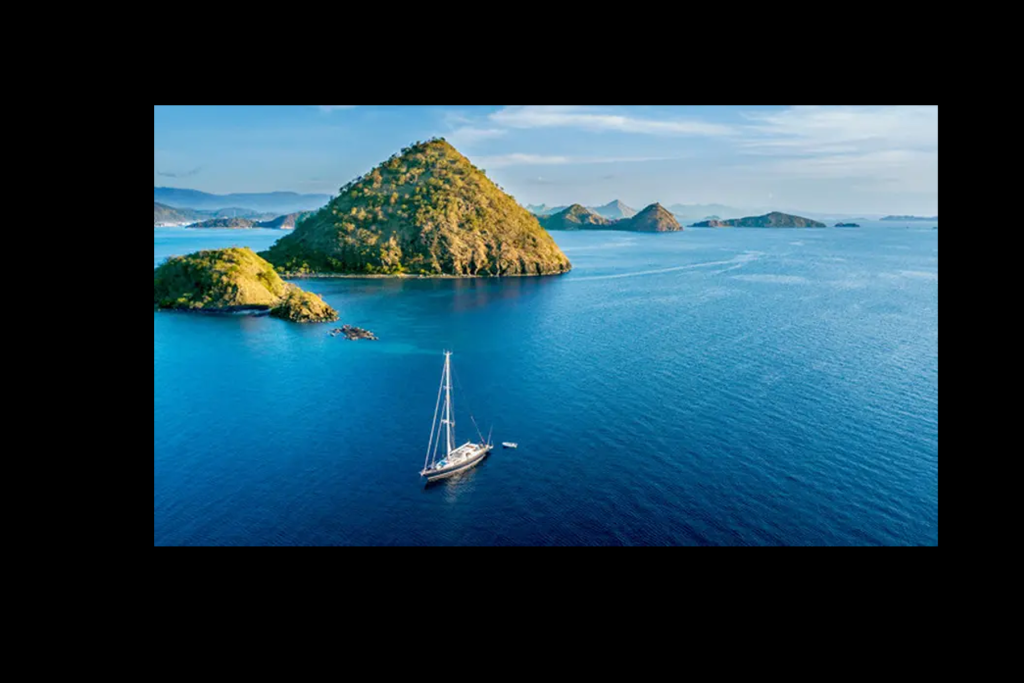 Masuknya Labuan Bajo